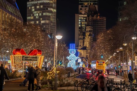 Christmas decoration, light decoration, in Berlin, Tauentzienstraße, view of the Memorial Church on
