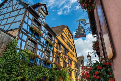 Decorated half-timbered houses in the historic old town of Riquewihr, Ellsass
