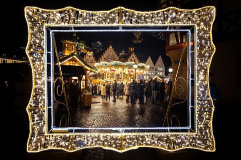 With the lighting on the Mrs. Holle Christmas tree, a 30-meter high Nordmann fir tree, the