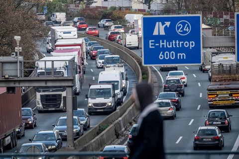 Autobahn A40, Ruhrschnellweg, traffic jams on both roads, at the Ruhrschnellwegstunnel in Essen,