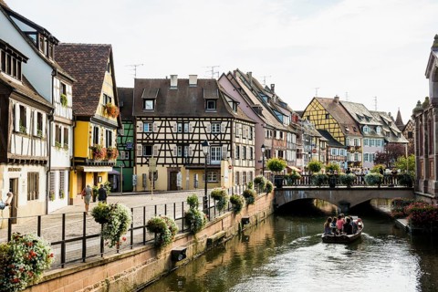 Half-timbered houses on the river, La Petite Venise, Krutenau district, Old Town, Colmar, Alsace,
