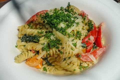 Spiral noodles, fusilli, noodle dish of the day, spinach, cherry tomatoes, cocktail tomatoes, vine
