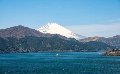 View of Lake Ashi with Mount Fuji volcano, Benten-no-hana Tenbodai viewpoint, Hakone Park, Hakone,