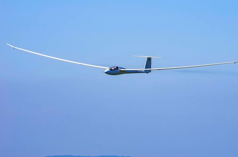 A Schempp-Hirth Nimbus 4M motor glider, D-KAOL registration, during a screening as part of an air