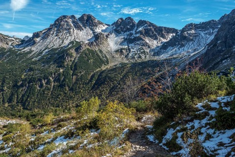Hiking trail around the pulpit in autumn vegetation, in the back mountains of the Allgäu Alps,