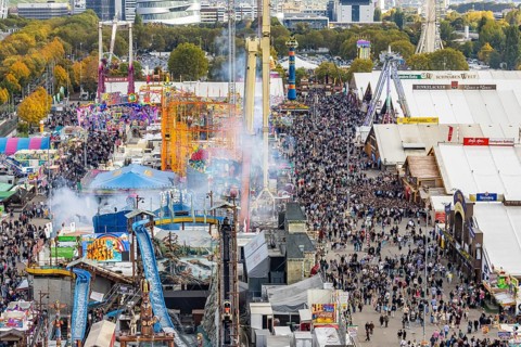 The 178th Cannstatter Volksfest on the Wasen attracted 4.2 million visitors. The Wasenrummel is one