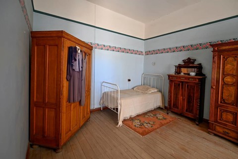 Former residential house, interior, Kolmanskop, restricted diamond area, near Lüderitz, Karas