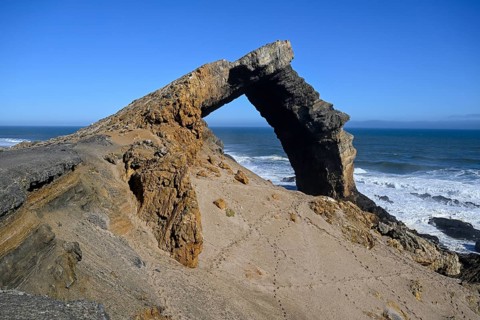 Arch rock, 55 metre high limestone arch, restricted diamond area, near Lüderitz, Karas region,
