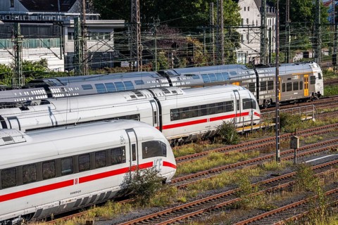 ICE trains on the railway line, RRX, Rhine-Ruhr-Express, regional train, north of Düsseldorf main