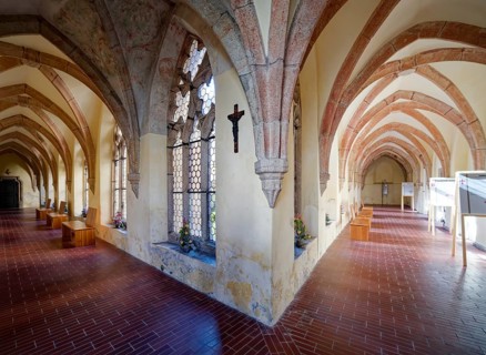 Cloister of the former Franciscan monastery Eger, branch of the Franciscan order, monastery church,