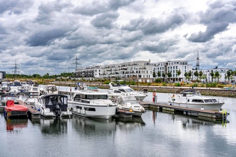 New Graf Bismarck urban quarter on the Rhine-Herne Canal, residential and commercial development on
