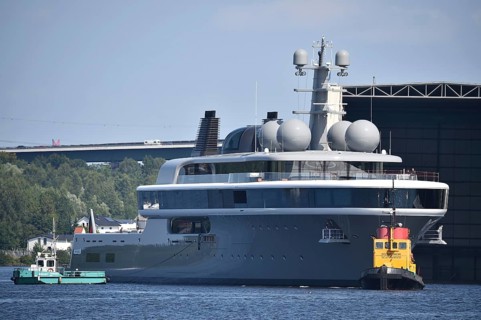 The new superyacht COSMOS leaves the Lürssen shipyard near Rendsburg for the Kiel Canal, Kielkanal,