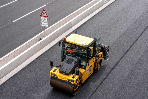 Rehabilitation of the A52 motorway near Essen, an 8 km long section between the Essen-Kettwig