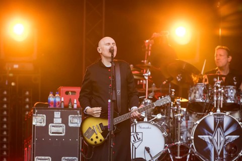 Billy Corgan (singer) and Jimmy Chamberlin (drummer) from The Smashing Pumpkins live on The Aghori