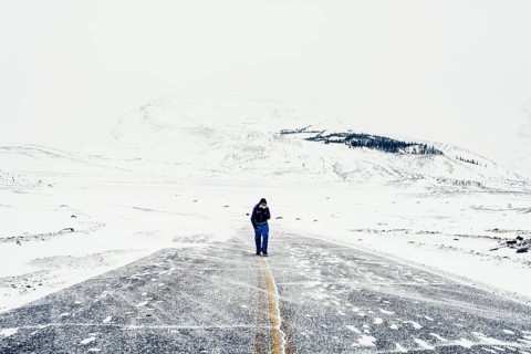 Winter road trip on the Icefields Parkway with lots of snow and ice, Banff National Park, Jasper
