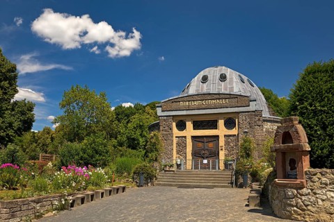 Nibelungenhalle, domed building based on an idea by Hermann Hendrich, Königswinter, North