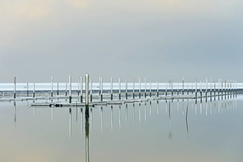 Winter day, onset of winter, snow on the jetties in the marina, North Sea, Norddeich, Lower Saxony,