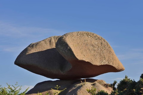Granite rocks on the coast, Cote de Granit Rose near Ploumanac'h, Cotes-d'Armor, Brittany, France