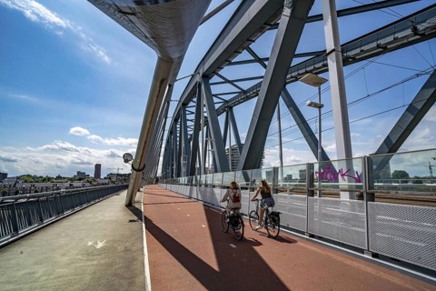 Cycle and pedestrian bridge Snelbinder Brug, over the river Waal near Nijmegen, was added to the