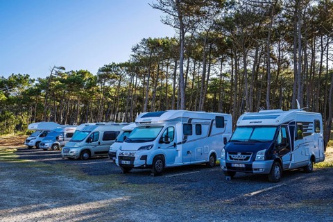Campervans on Contis beach campersite, Saint Julien en Born, Saint-Julien-en-Born, Landes, France