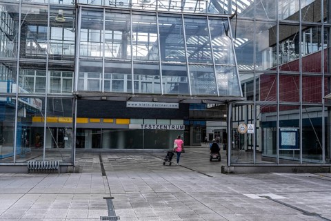 City C shopping centre, City Center, in the city centre of Leverkusen, older shopping centre from
