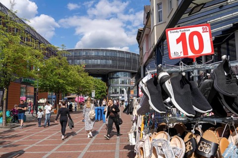 Wiesdorfer Platz shopping street, Rathaus-Galerie shopping centre, Leverkusen, North