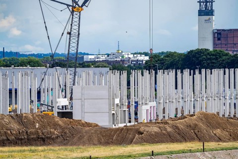 Construction of a new logistics hall on the Mercatroinsel, Hall 2, next to an existing hall, approx