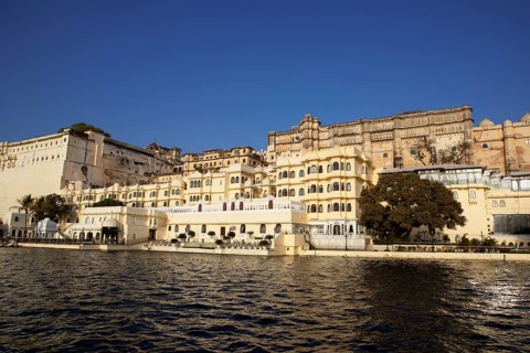 City Palace at Lake Pichola in the evening light, Udaipur, Rajasthan, India