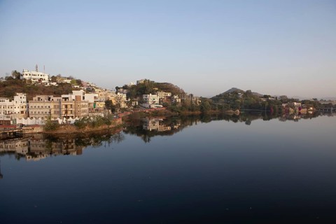 Swaroop Sagar Lake in the morning light, Udaipur, Rajasthan, India