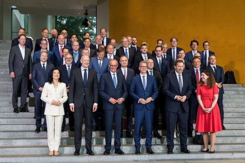 Group photo of the Made for Germany Investment Summit, including in the first row Katherina Reiche