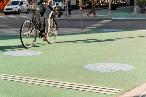 Wide cycle path in the city centre of Vienna, Austria