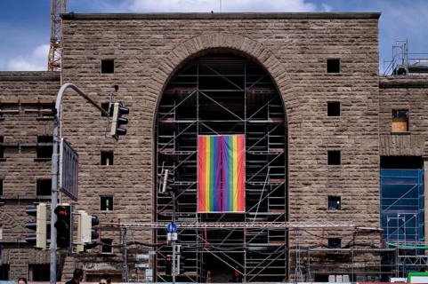 Rainbow flag, LGBTQ flag, old Bonatzbau station, construction site, Stuttgart 21 underground