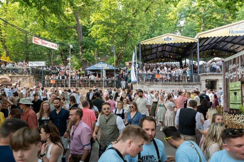 Party mile at the Erlangen Bergkirchweih, traditional twelve-day folk festival, Erlangen, Middle