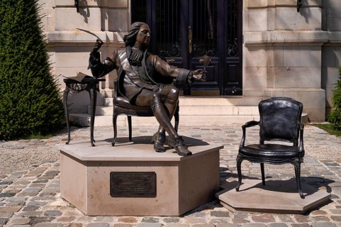 Statue of Louis XV in front of Hotel Champagne De Venoge, Épernay, Champagne, Marne, France