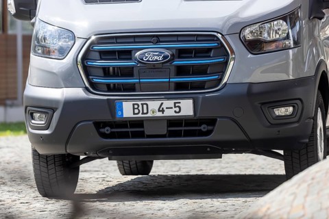 Authority licence plate. The licence plate BD stands for BundesDienst. This vehicle with the