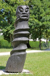Sculpture Der Verdrehte von Kunsttäter 2009, black, wood sculpture, modern art, twisted, twisting,