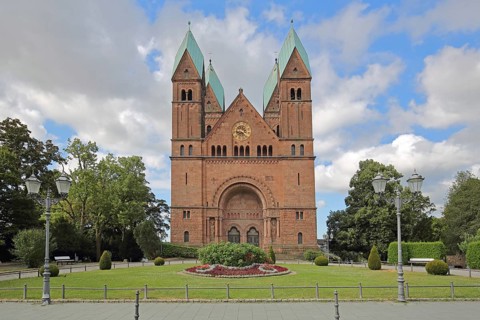 Neo-Romanesque Church of the Saviour with twin towers, Bad Homburg, Taunus, Hesse, Germany