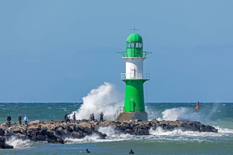 Waves, spray, people, beacon, Warnow estuary, Warnemünde, Rostock, Mecklenburg-Western Pomerania,
