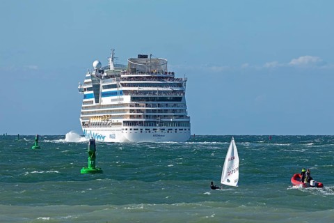 Cruise ship AIDAmar departs, boats, sailboat, Baltic Sea, Warnemünde, Rostock, Mecklenburg-Western