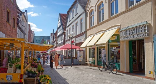 Buildings and shops in Grosse Straße, a pedestrianised street in the old town of Verden. Verden,