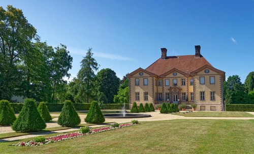 Schieder Castle, with the castle garden on the south side, was built at the beginning of the 18th