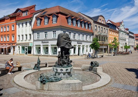 Boot fountain by sculptor Vinzenz Wanitschke at Döbeln's Niedermarkt, Old Town, Döbeln, Saxony,