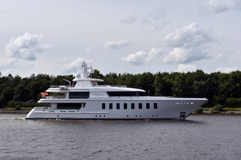 Yacht, luxury yacht FAMILYBILT in the Kiel Canal, NOK, Kielkanal, Kiel Canal, Schleswig-Holstein,