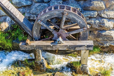 Old mill wheel, historic village centre, Grimentz, Val d'Anniviers, Valais Alps, Canton Valais,