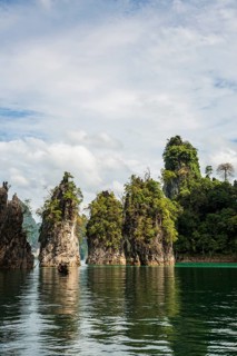 Lake with jungle and rainforest and steep mountains, Cheow Lan Lake, Khao Sok National Park, Phang