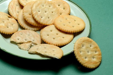 Crackers on a plate, crackers
