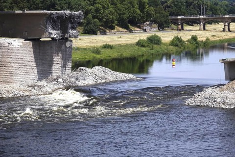 Demolition of the partially collapsed Carola Bridge, condition on 21 June 2025, Dresden, Saxony,