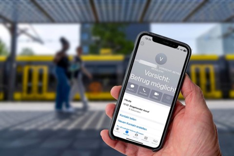 Symbolic image of mobile phone scam, warning of fraudulent calls, here the provider Vodafone, warns