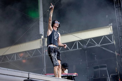 Remington Leith, singer, frontman, Palace Royale, rock band, USA, live open air at the Citadel