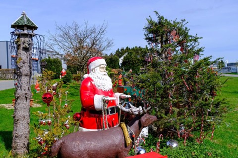 Christmas decorations, Christmas tree decorations manufacturer, glassblower, Neuhaus am Rennsteig,